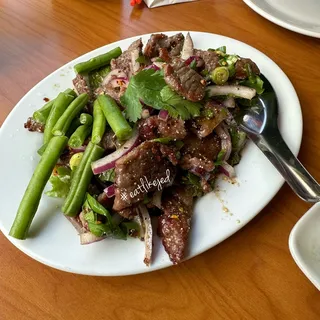 Nam Tok Neua (Beef Salad)