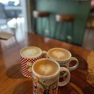 matcha latte, latte, w/ fancy syrup, latte w/ vanilla syrup