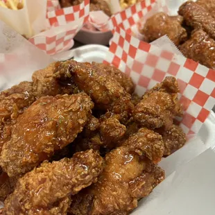 Glazed party wings