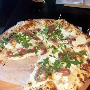 Pizza Prosciutto Arugula Pizza