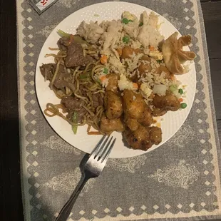 Chicken fried rice, Sesame Chicken, Beef Lo Mein, Crab Cheese Wonton