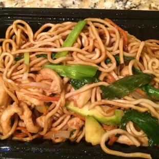 Chicken Lo Mein