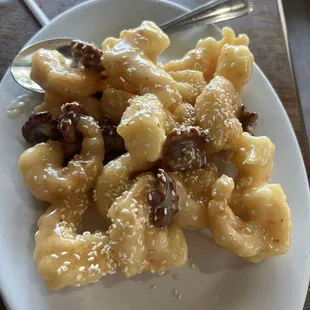 Honey Walnut Shrimp. Not quite prawns and not sweet enough for me.  I added sugar to my taste.