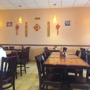 the dining area of a chinese restaurant