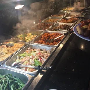 The buffet seems to be sooo good!!! We are happy to got to come here.