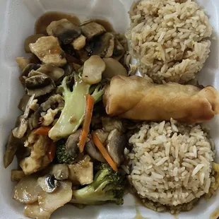 Mushroom chicken lunch special