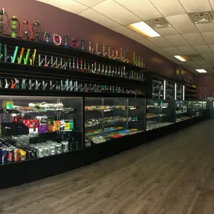 Imperial Vape N Smoke (INTERIOR)