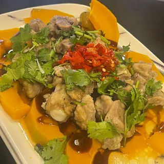 Steamed Spareribs over Pumpkin