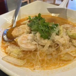 Garlic Prawns Over Napa Cabbage & Vermicelli Noodle