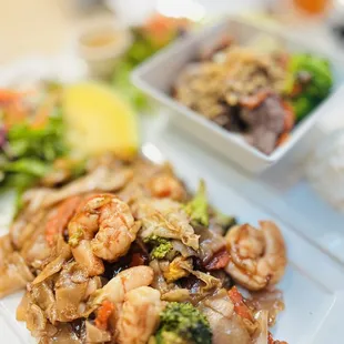 Lunch Specials everyday! 11:00 am - 2:00 pm