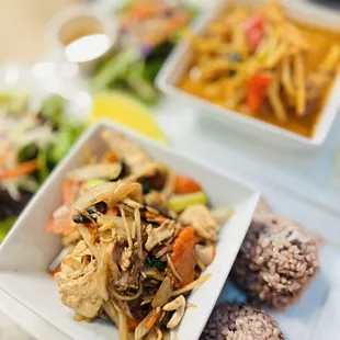 Lunch Specials everyday! 11:00 am - 2:00 pm