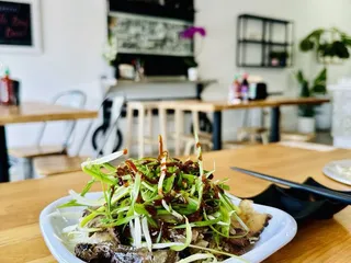 Min’s Bistro Chinese Cuisine