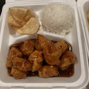 Crispy orange chicken lunch special (4/5 spicy). Really moist chicken.