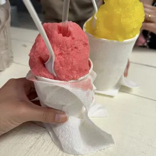 Sweet Lou&apos;s Nectar Cream + pineapple sno-balls
