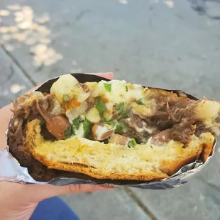 Torta with cabeza meat