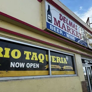 the outside of a restaurant