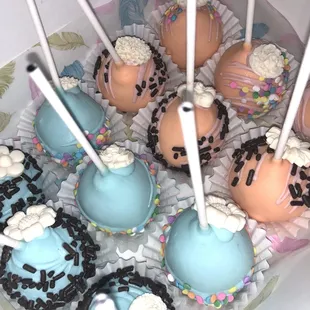 Chocolate &amp; Vanilla Homemade Cake Pops