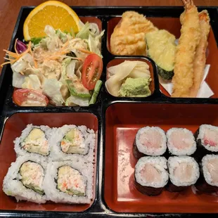 Lunch bento box - yellowtail roll