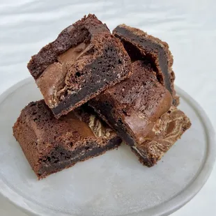 a plate of chocolate brownies