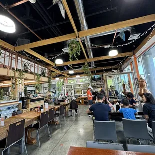 sushi and sashimi, interior