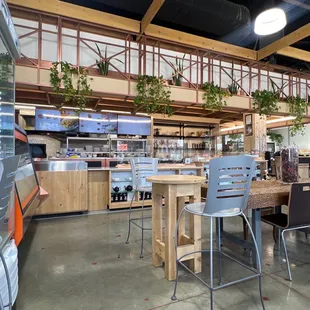sushi and sashimi, interior