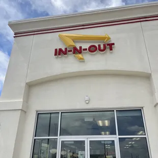 Front of In-N-Out