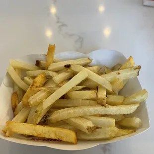 ows a basket of french fries