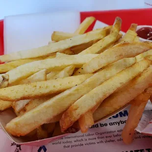 Order your fries ($2.15) lite well, please. They're crispy but not too crispy.