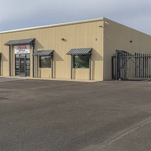 Easy to open gates, use your smartphone or use the code.