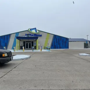 Front/Parking Lot is huge