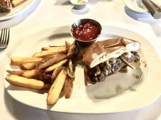 Momo’s Chophouse