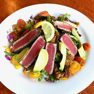 Seared Tuna Salad