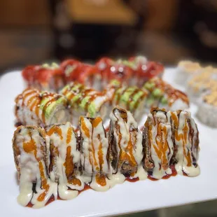 Volcano roll, Dinosaur Roll, Lucky Roll