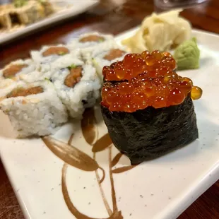 Ikura nigiri &amp; Tuna Santa Fe roll