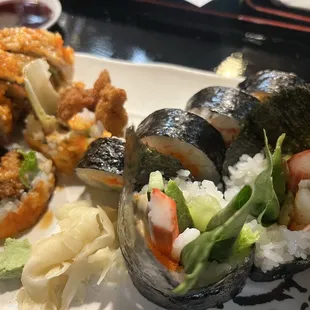 Rock&apos;n roll on left and flower roll on right