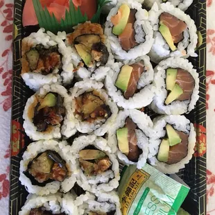 Salmon & Avocado Roll