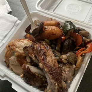 1/4 Chicken &amp; 1/4 Ribs &amp; mushrooms &amp; Plantains yummy !!