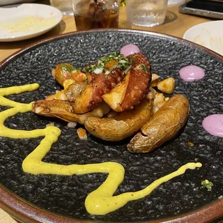 PULPO ANTICUCHERO