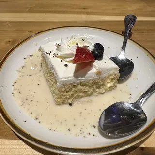 TRES LECHES