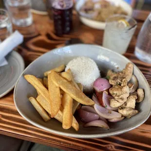 Chicken saltado