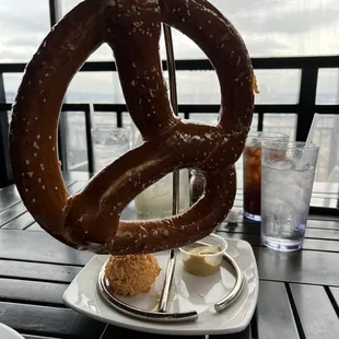 Pretzel &amp; Pub Cheese