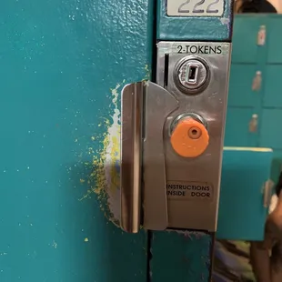 They have lockers to store your belongings