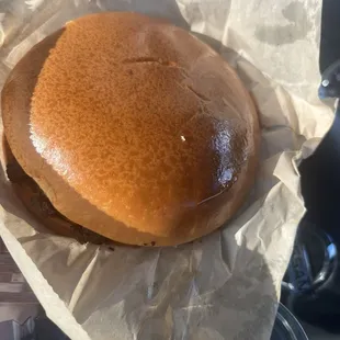 Look at that pristine bun!