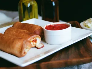 Creno's Pizza Newark - Cedar St