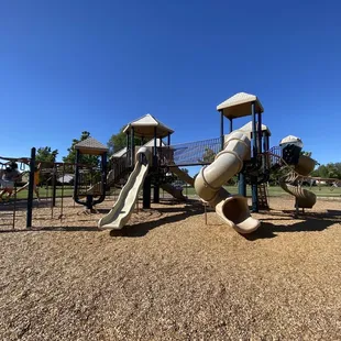 Main play structure