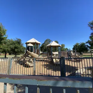 Second play structure