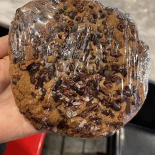 Indi chip cookie (has cacao nibs on top)