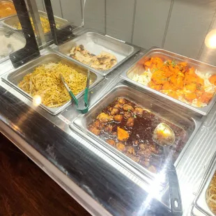 Lo Mein, Naan, Tandoori Chicken And General Tsos.