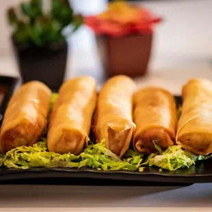 Asian spring rolls w/fresh chutneys