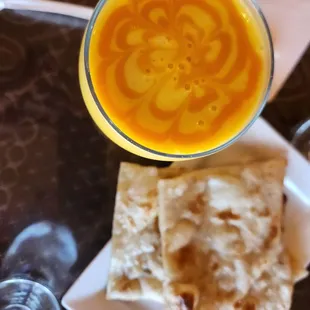 mango lassi w naan